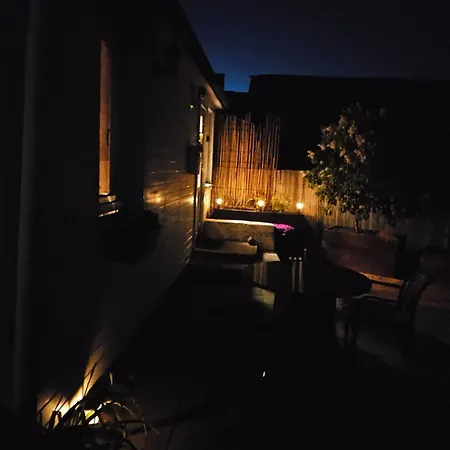 House Close To Min Of 4-8 Guests