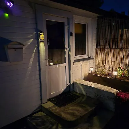 House Close To Min Of 4-8 Guests
