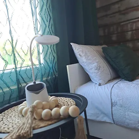 House Close To Min Of 4-8 Guests